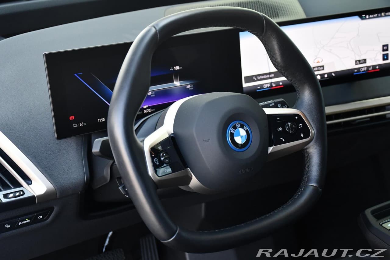 2023 BMW Ix - 16