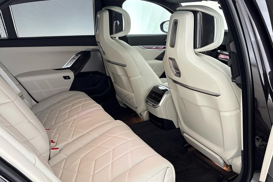 2026 BMW 7-Series - 13