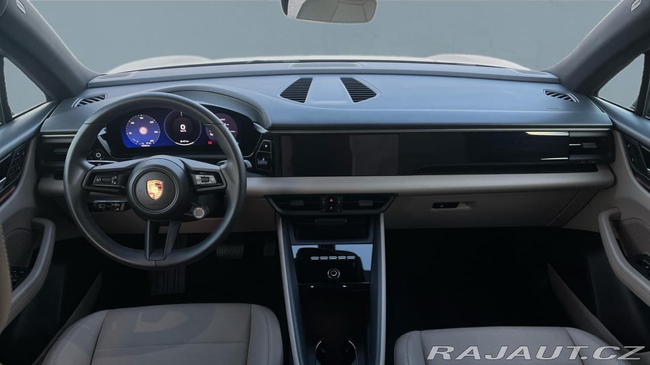 2024 Porsche Macan - 18