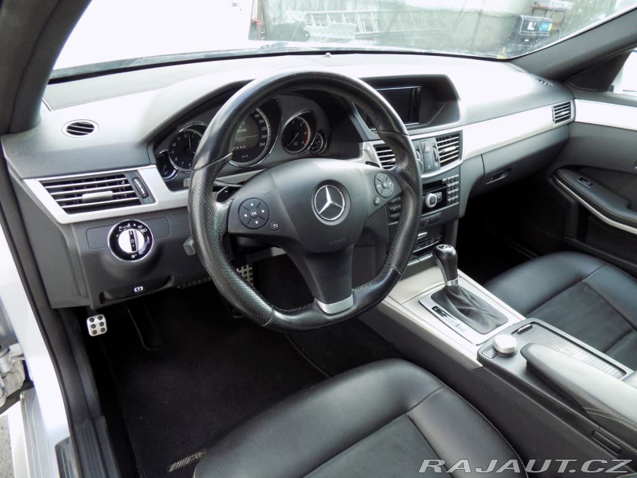 2009 Mercedes-Benz E-Class - 12