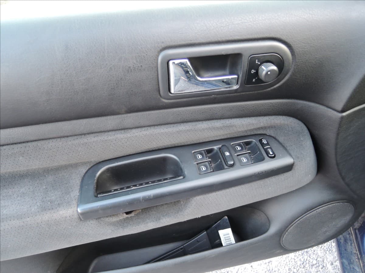 2000 Volkswagen Golf - 10