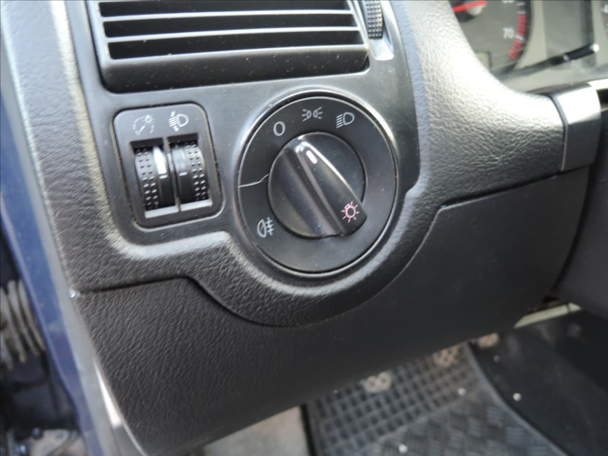 2000 Volkswagen Golf - 13