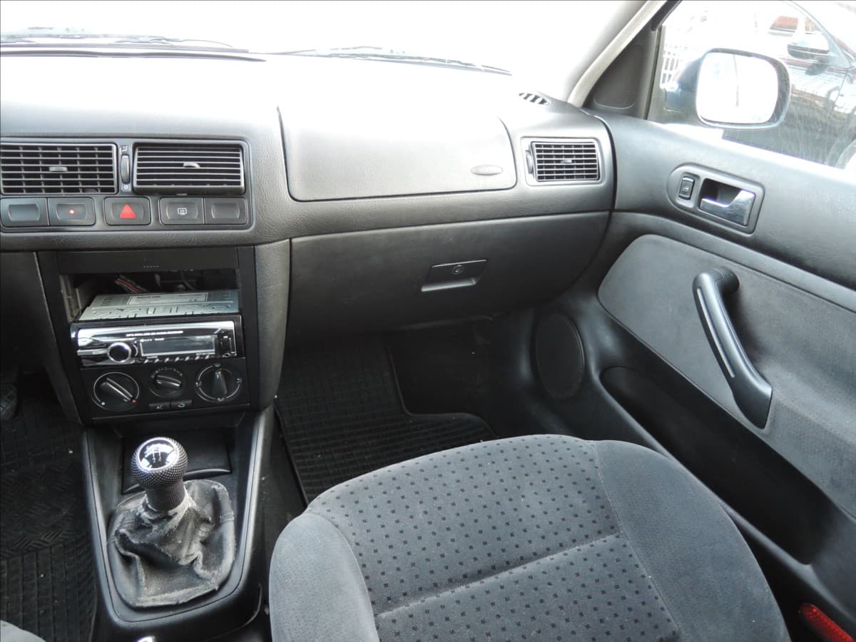 2000 Volkswagen Golf - 16