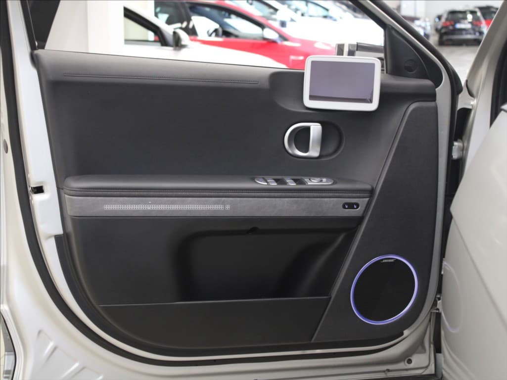 2024 Hyundai Ioniq 5 - 17