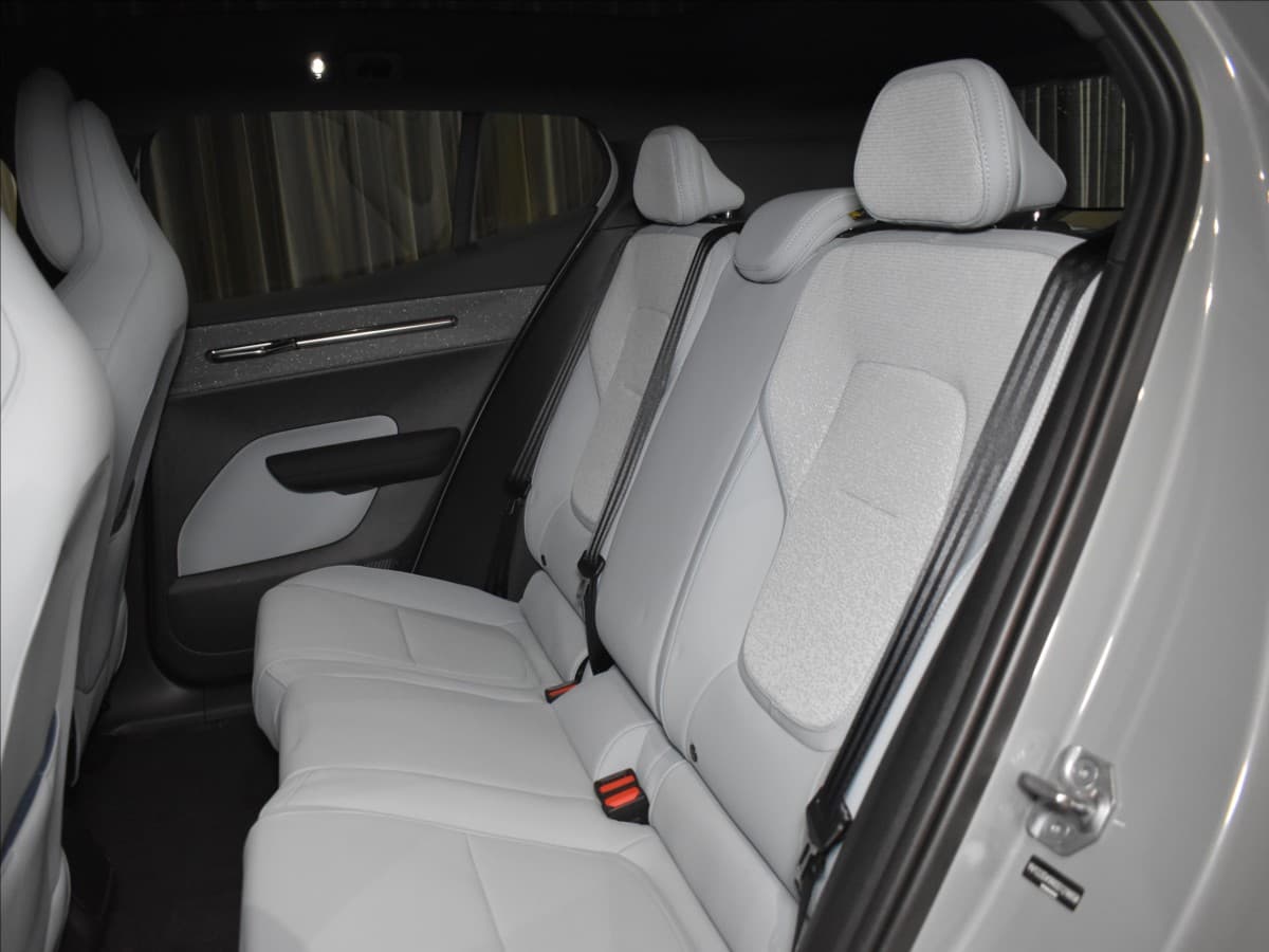 2025 Volvo Ex30 - 10