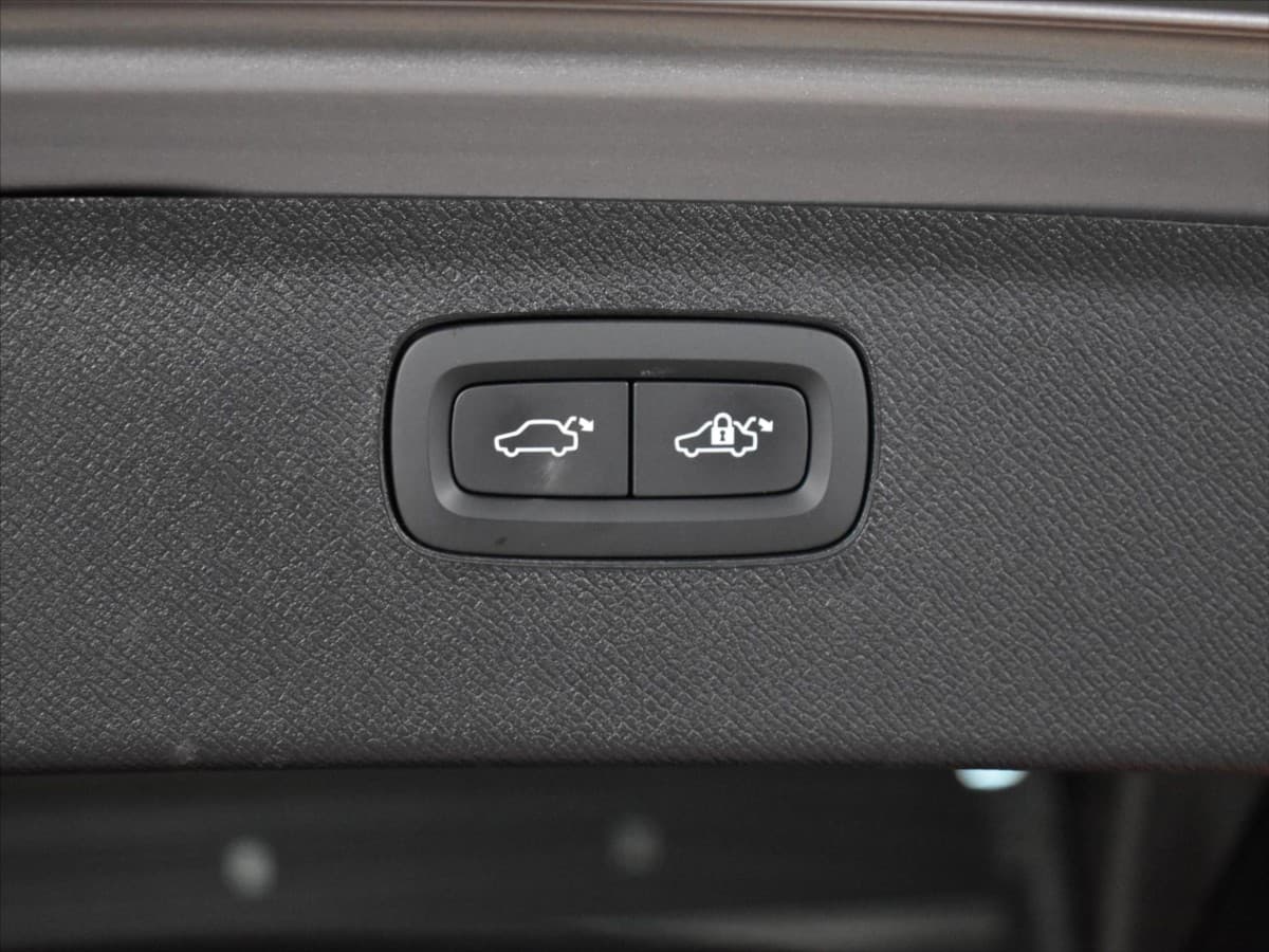 2025 Volvo Xc90 - 14