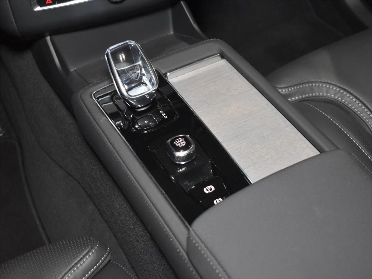 2025 Volvo Xc90 - 17