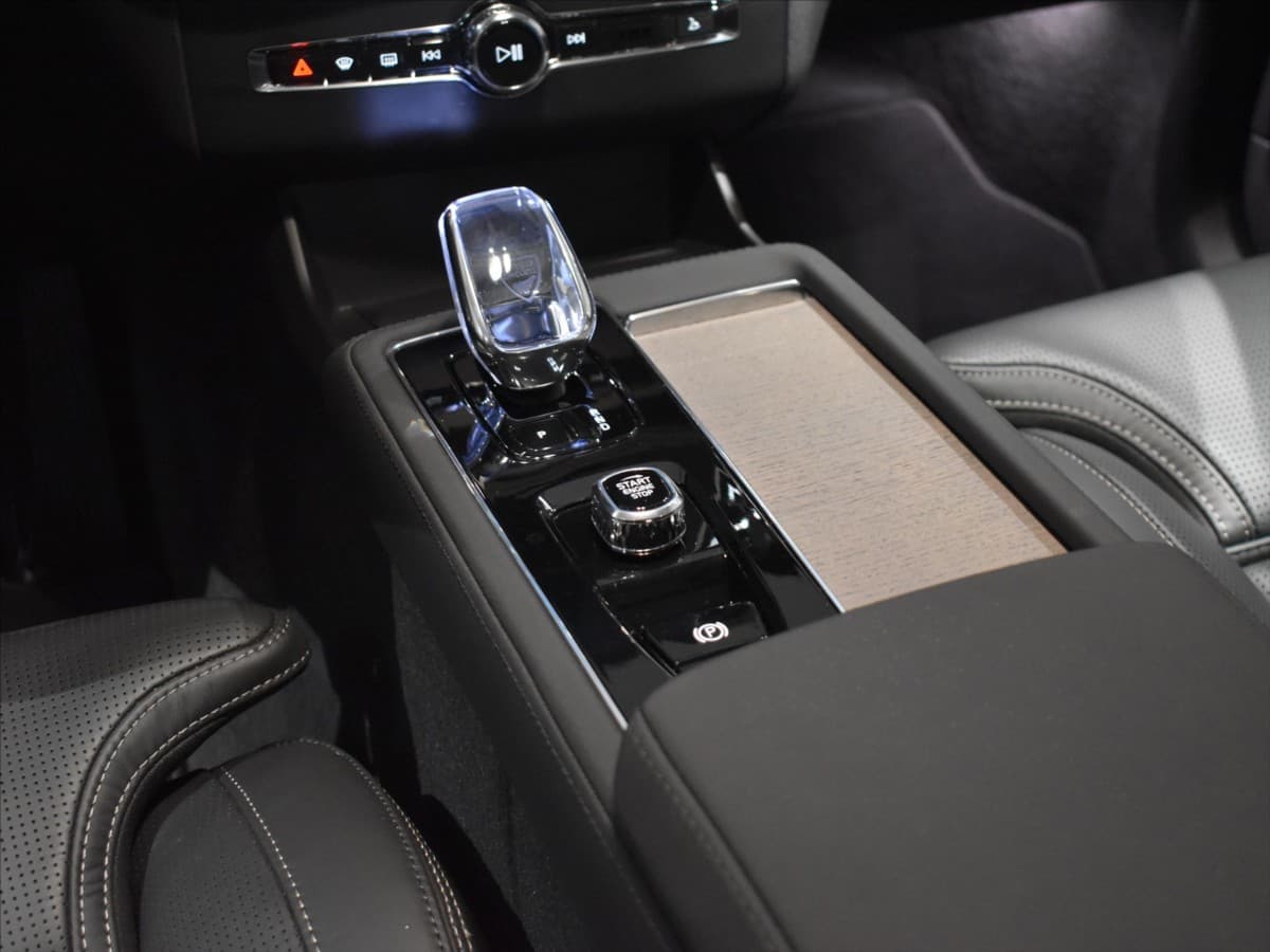 2025 Volvo Xc90 - 18