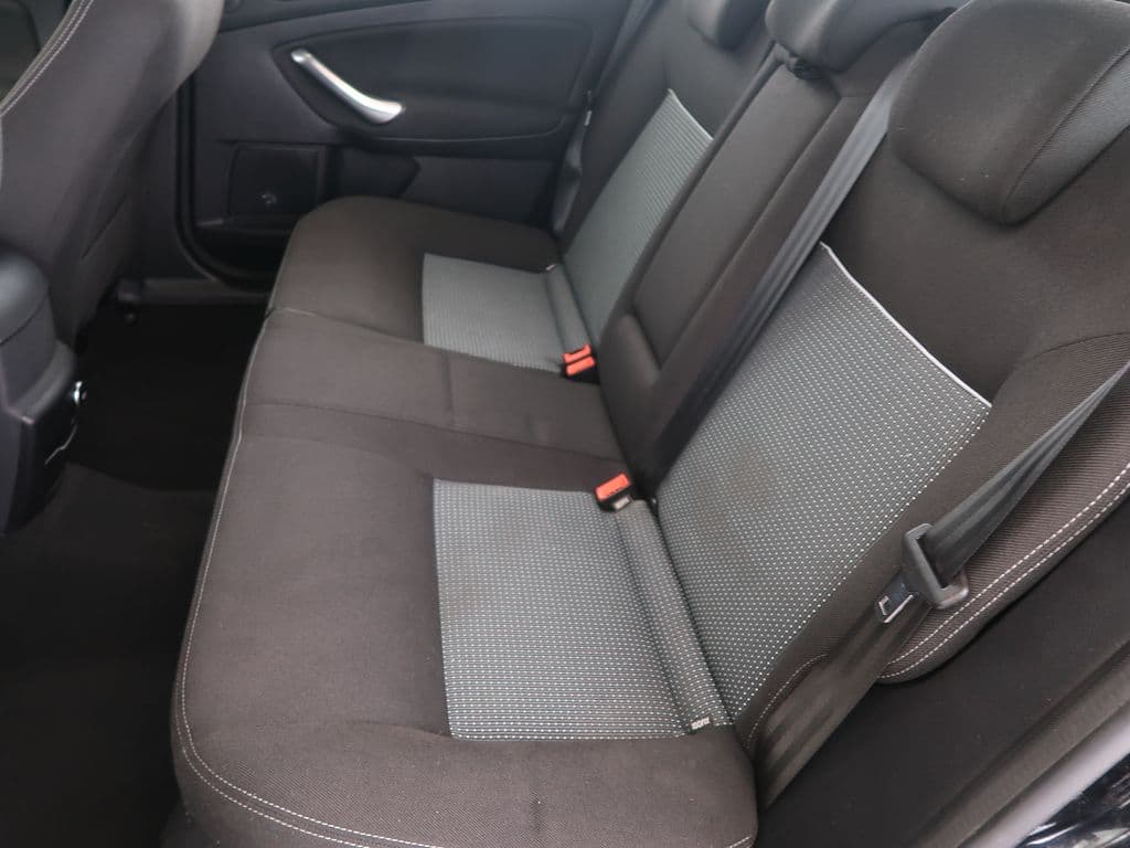 2013 Ford Mondeo - 11