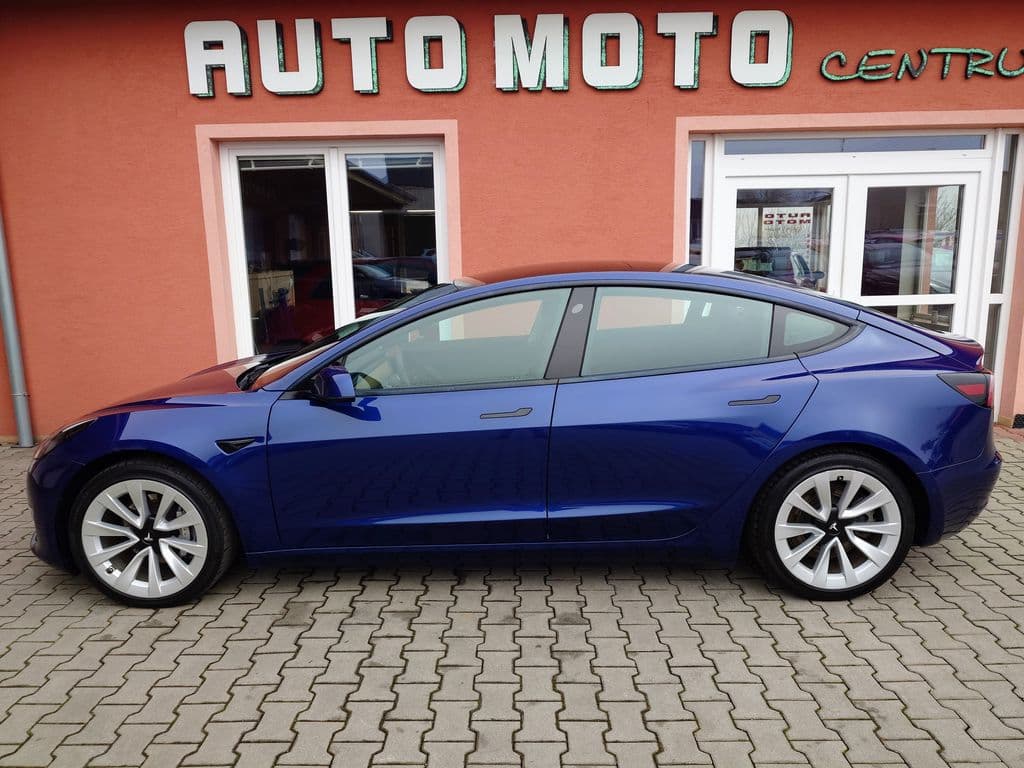 2020 Tesla Model 3 - 2