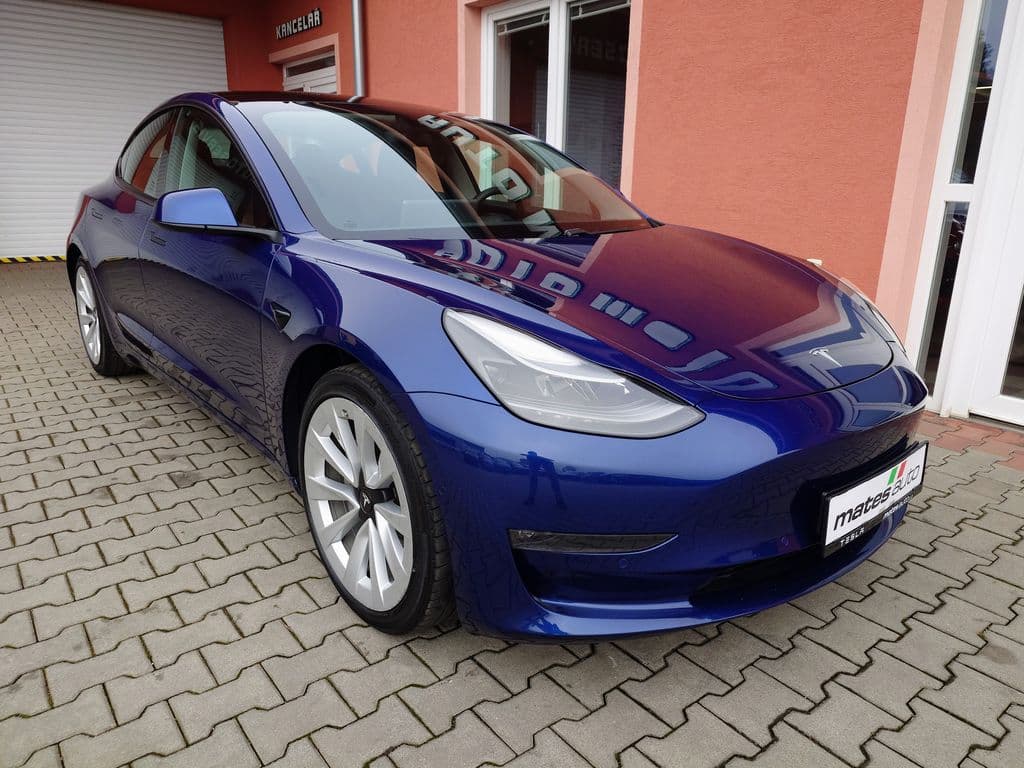 2020 Tesla Model 3 - 4