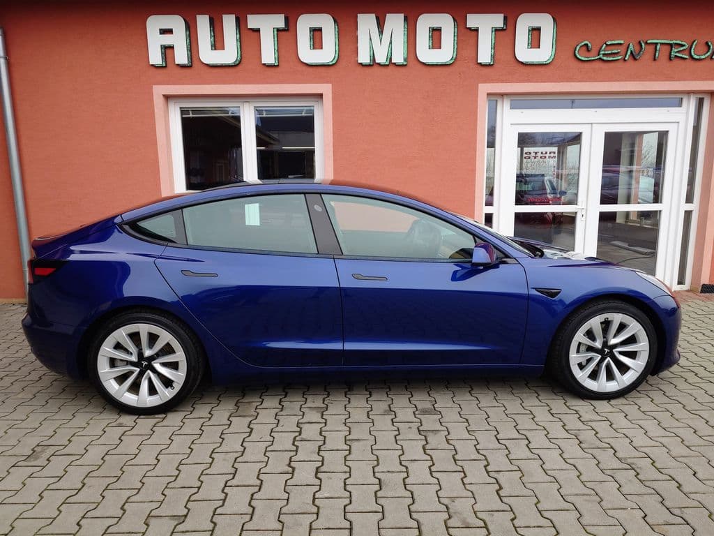 2020 Tesla Model 3 - 5