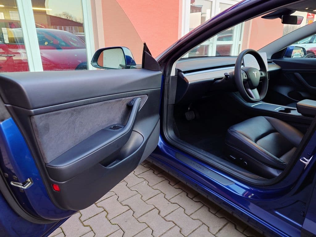 2021 Tesla Model 3 - 11