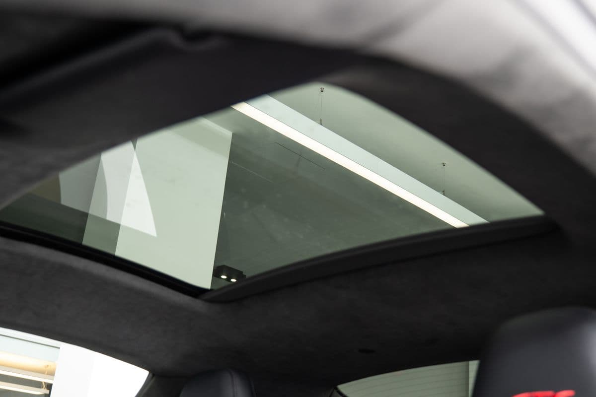 2025 Porsche 911 - 19