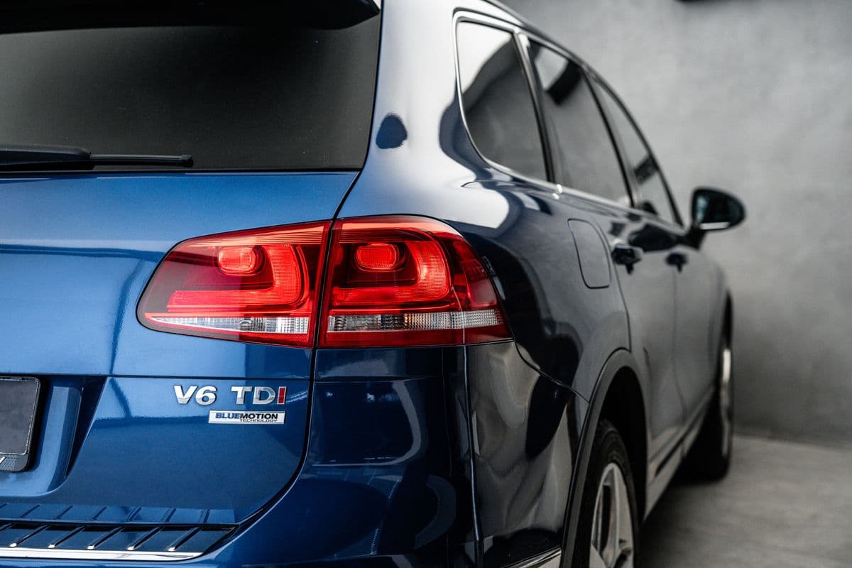 2015 Volkswagen Touareg - 12