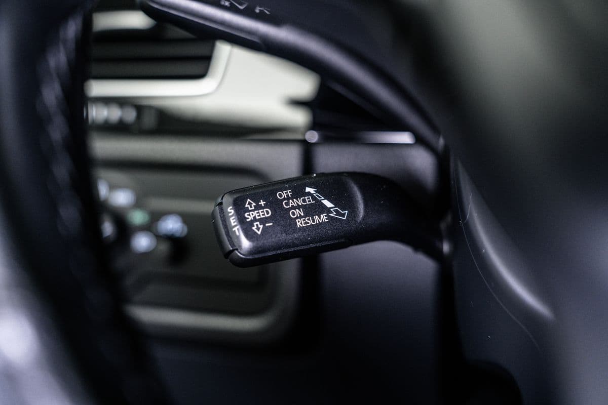 2015 Volkswagen Touareg - 18