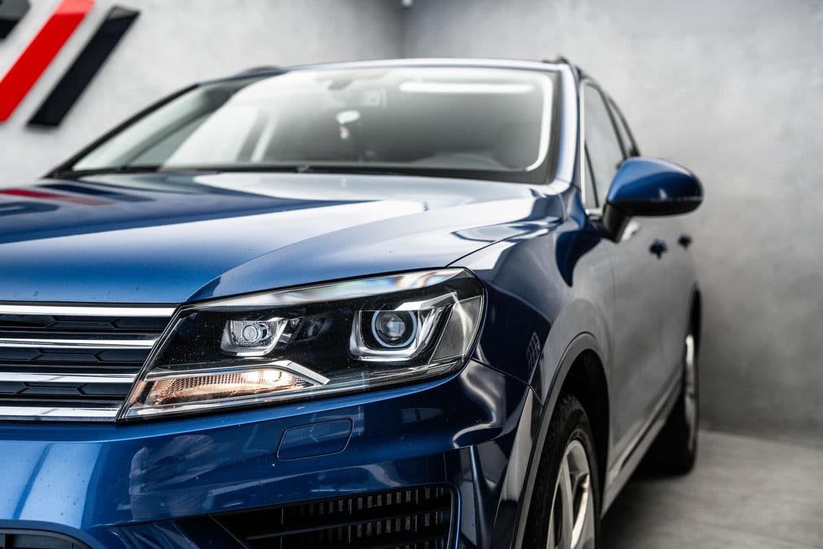 2015 Volkswagen Touareg - 6