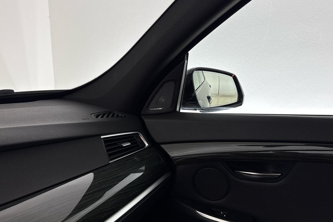 2015 BMW 5-Series - 16