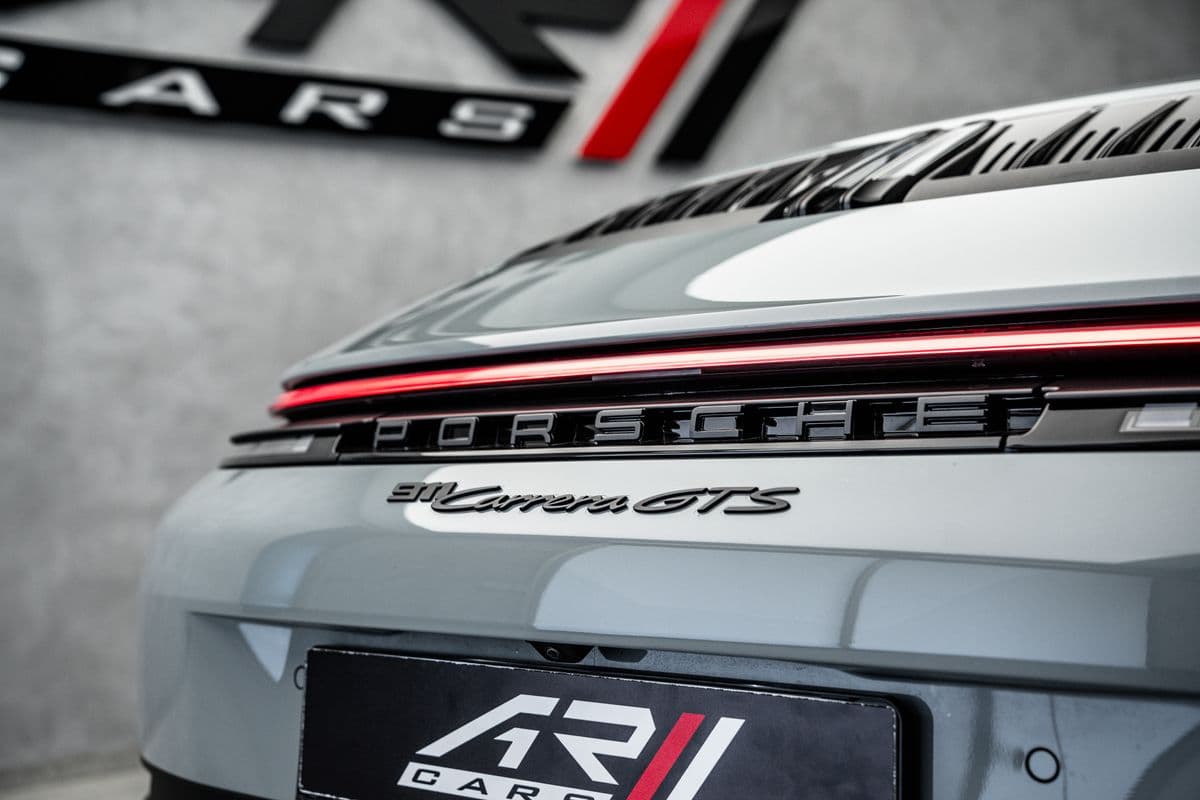 2025 Porsche 911 - 10