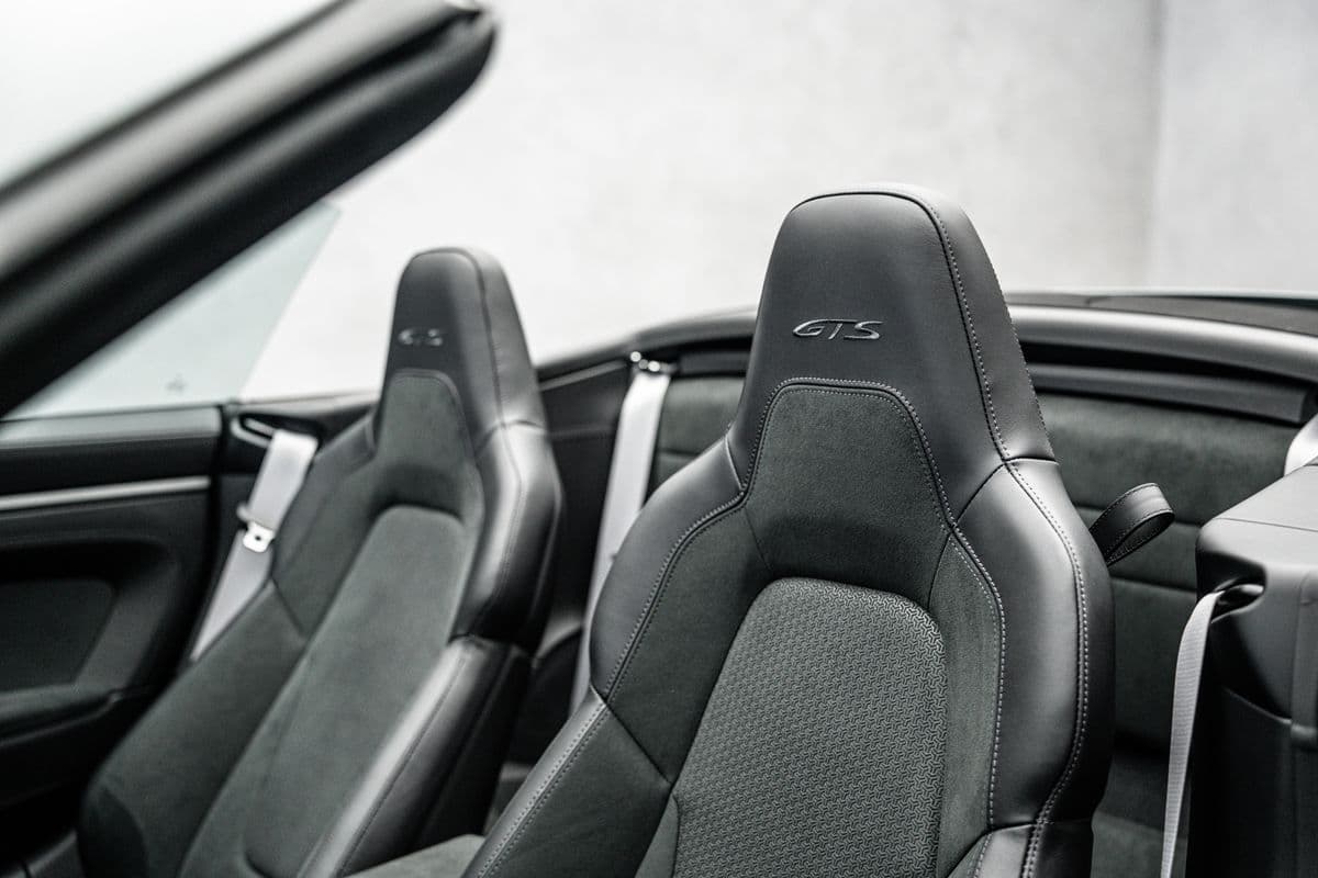 2025 Porsche 911 - 11