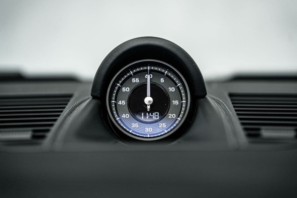 2025 Porsche 911 - 16