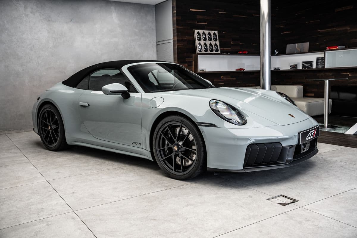 2025 Porsche 911 - 6