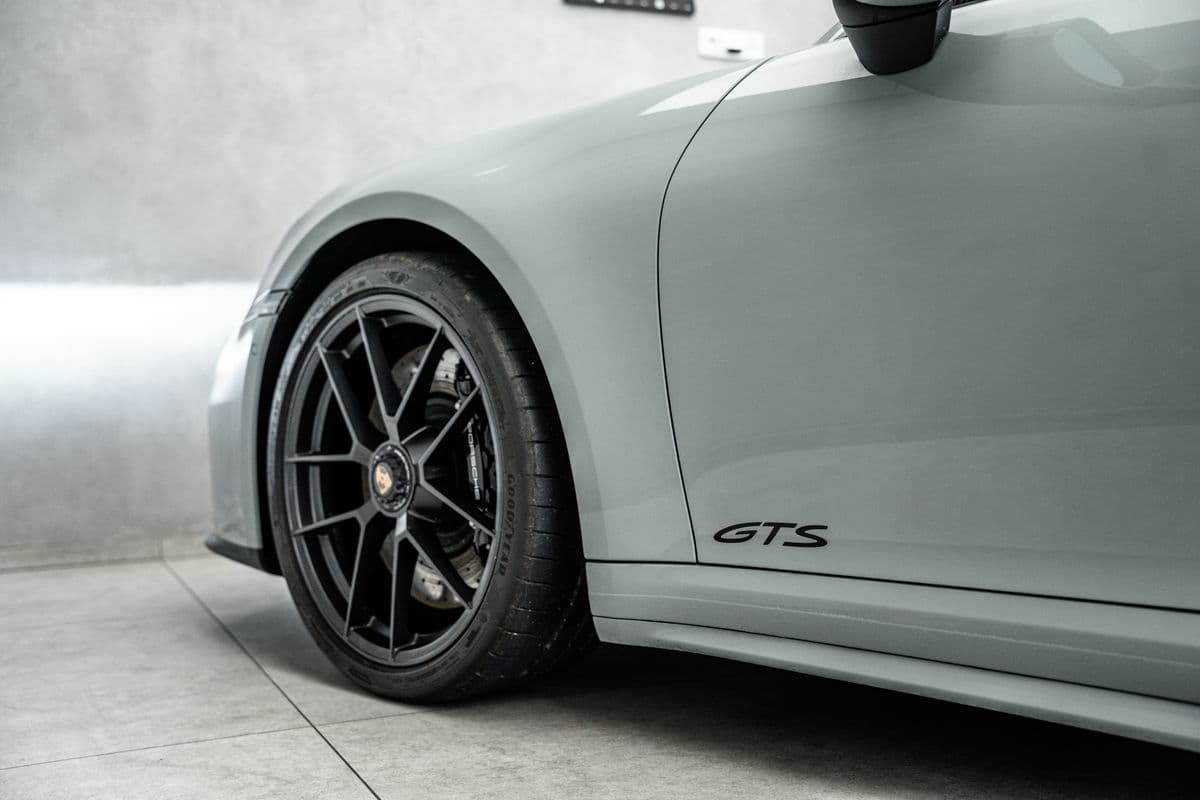 2025 Porsche 911 - 9