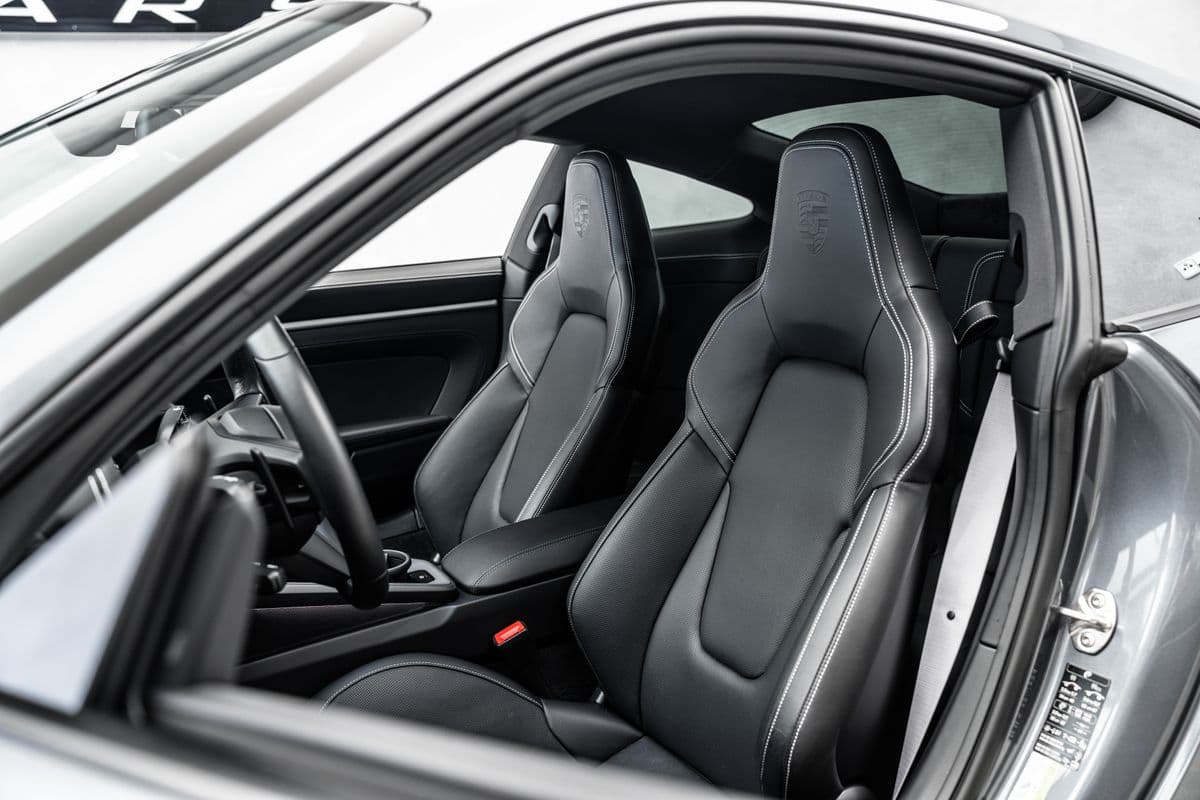 2025 Porsche 911 - 11