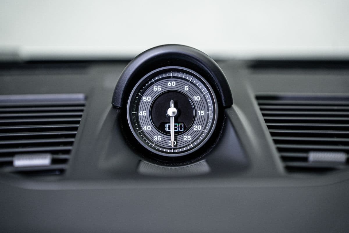 2025 Porsche 911 - 16