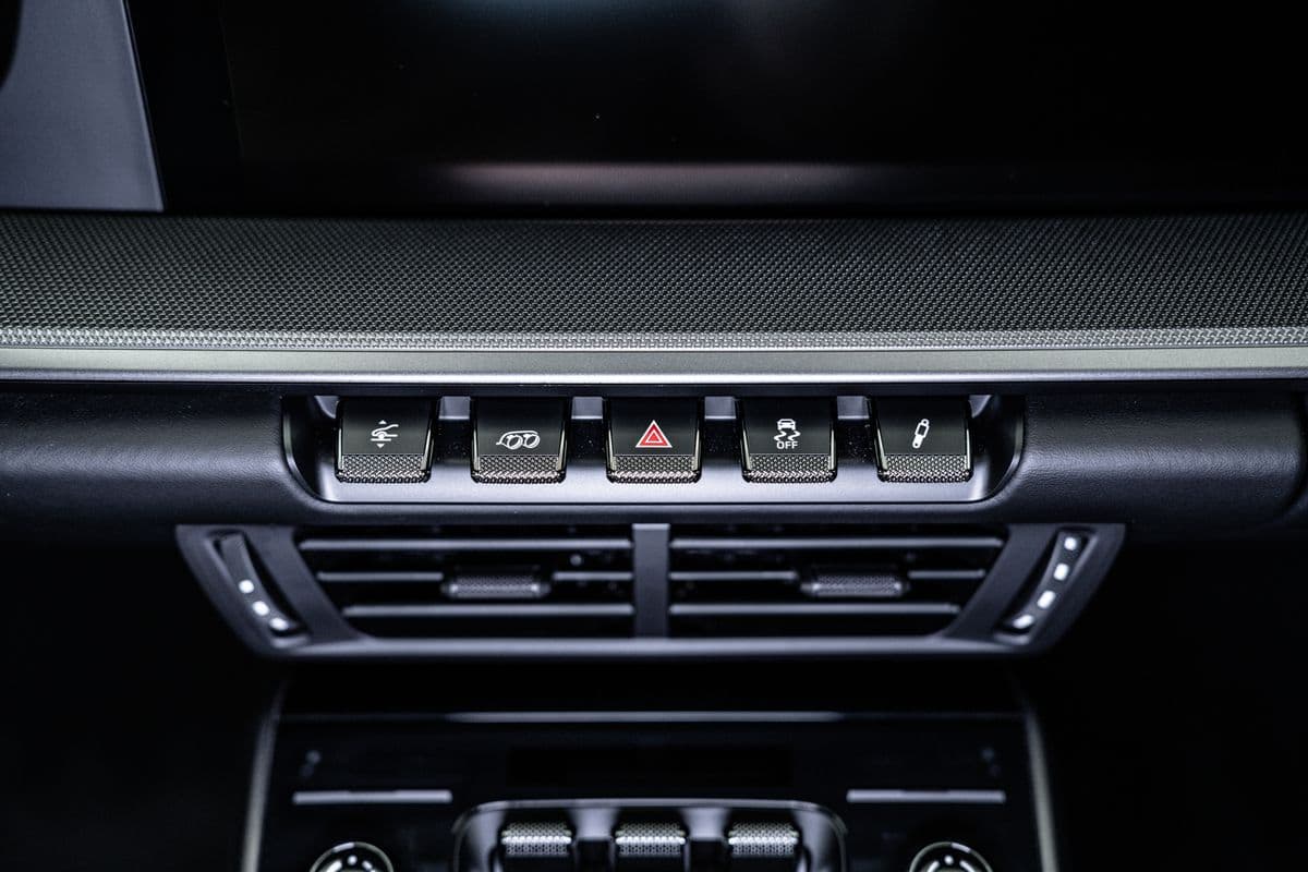 2025 Porsche 911 - 17