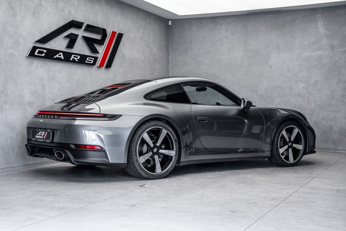 2025 Porsche 911 - 5