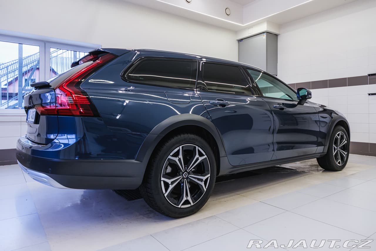 2022 Volvo V90 - 11