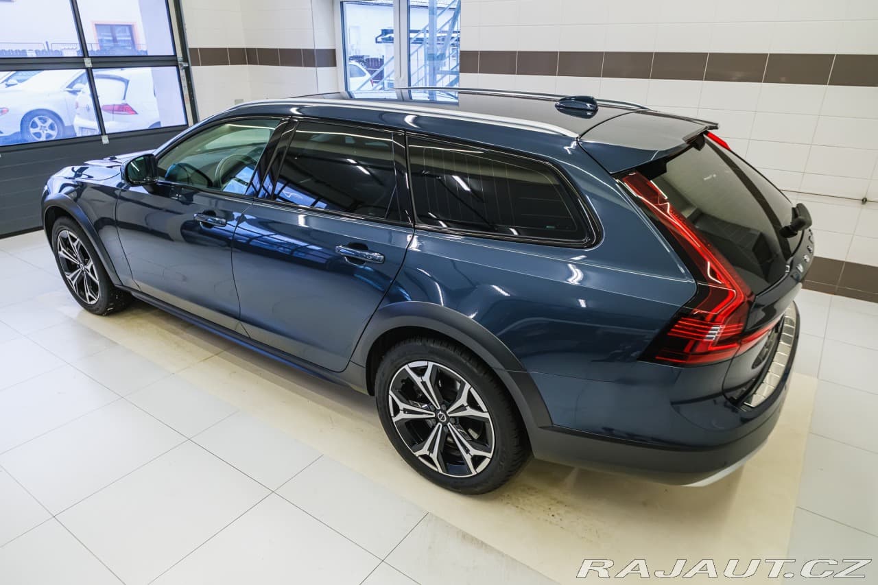2022 Volvo V90 - 6