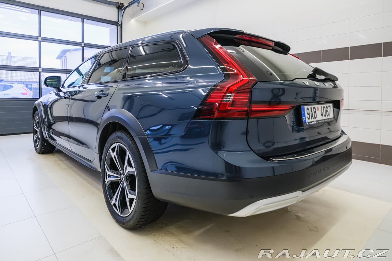 2022 Volvo V90 - 7