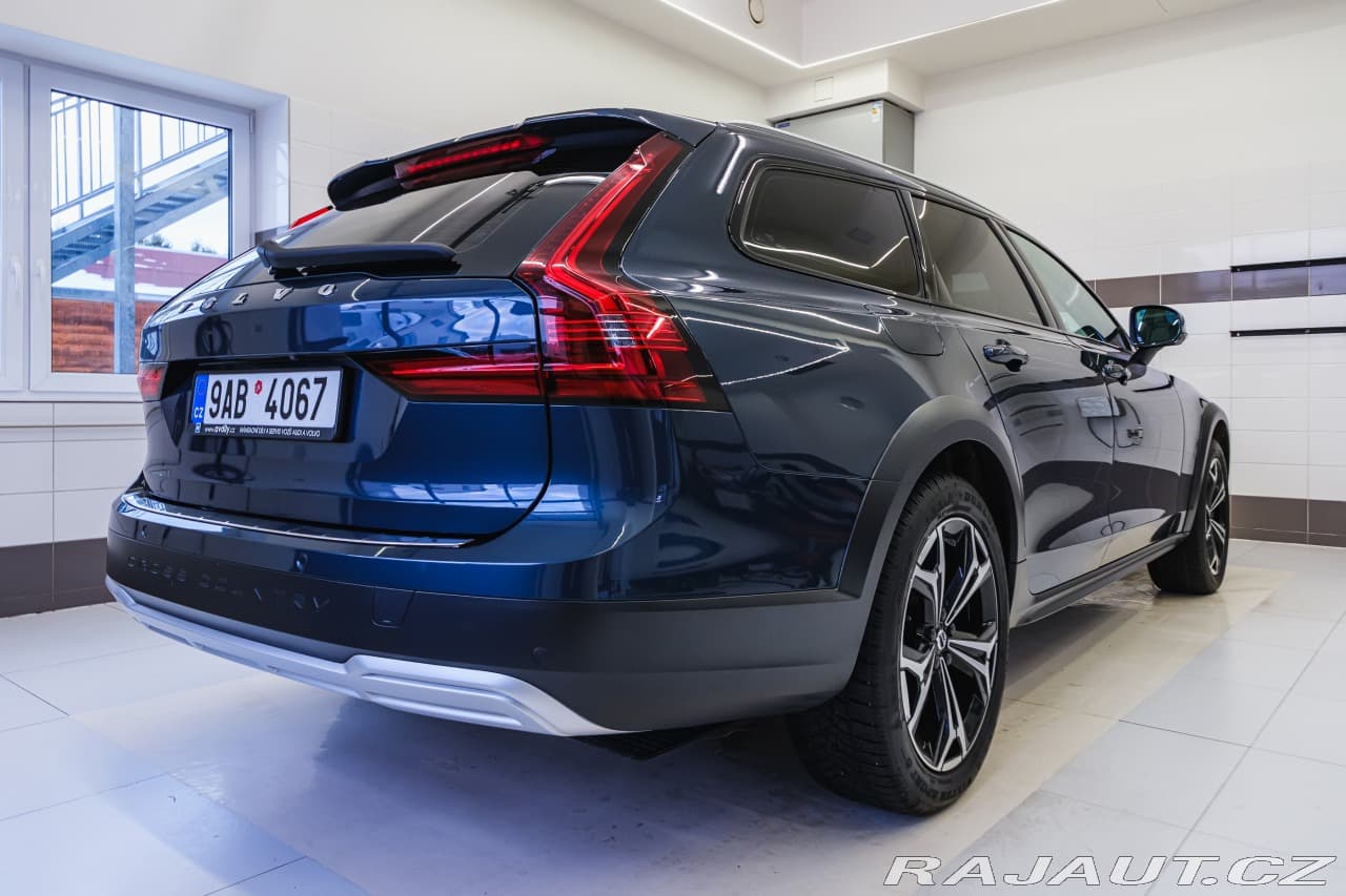 2022 Volvo V90 - 9