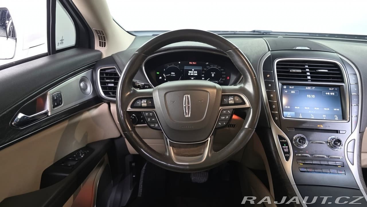 2020 Lincoln Ostatní - 13