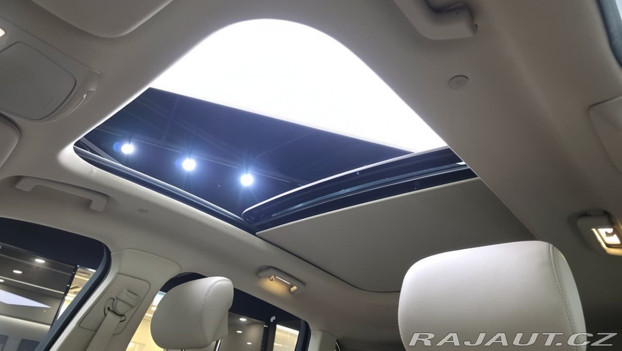 2020 Lincoln Ostatní - 18