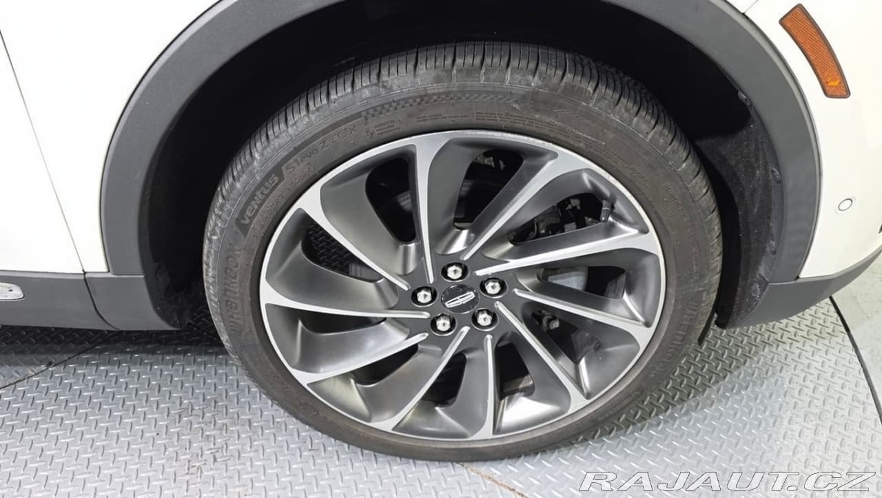 2020 Lincoln Ostatní - 5