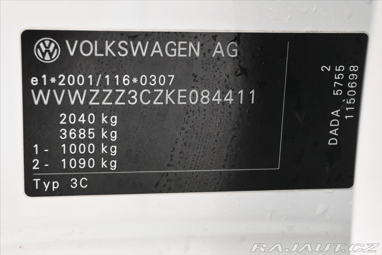 2019 Volkswagen Passat - 12