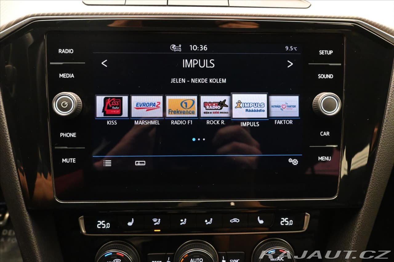 2019 Volkswagen Passat - 19