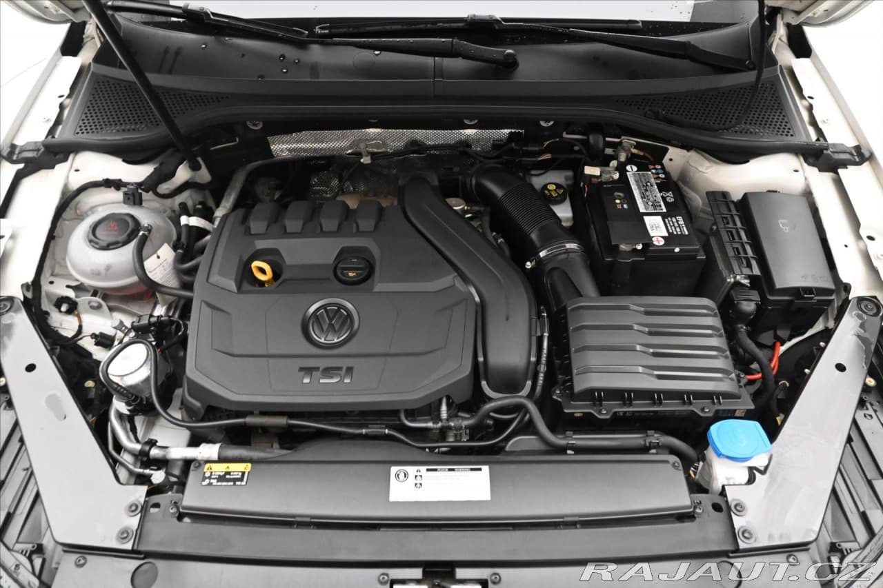 2019 Volkswagen Passat - 9