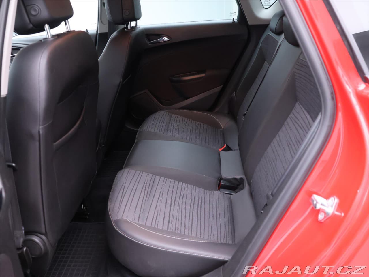 2015 Opel Astra - 13