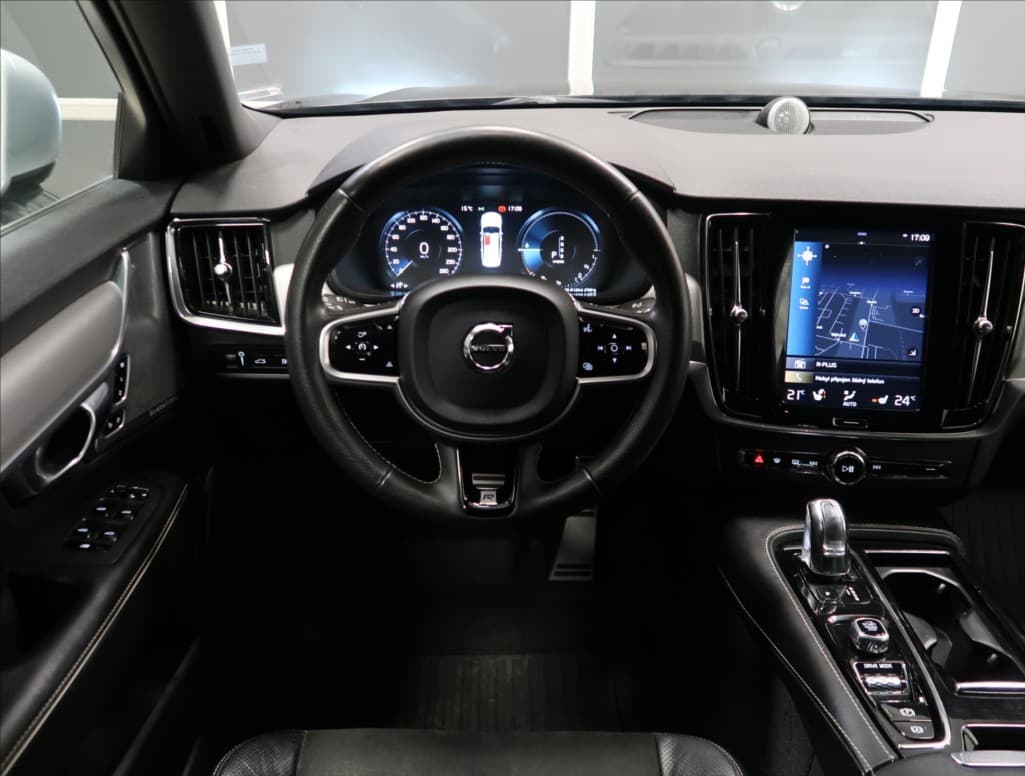 2018 Volvo S90 - 12