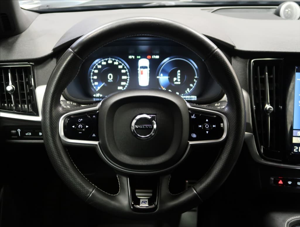 2018 Volvo S90 - 13