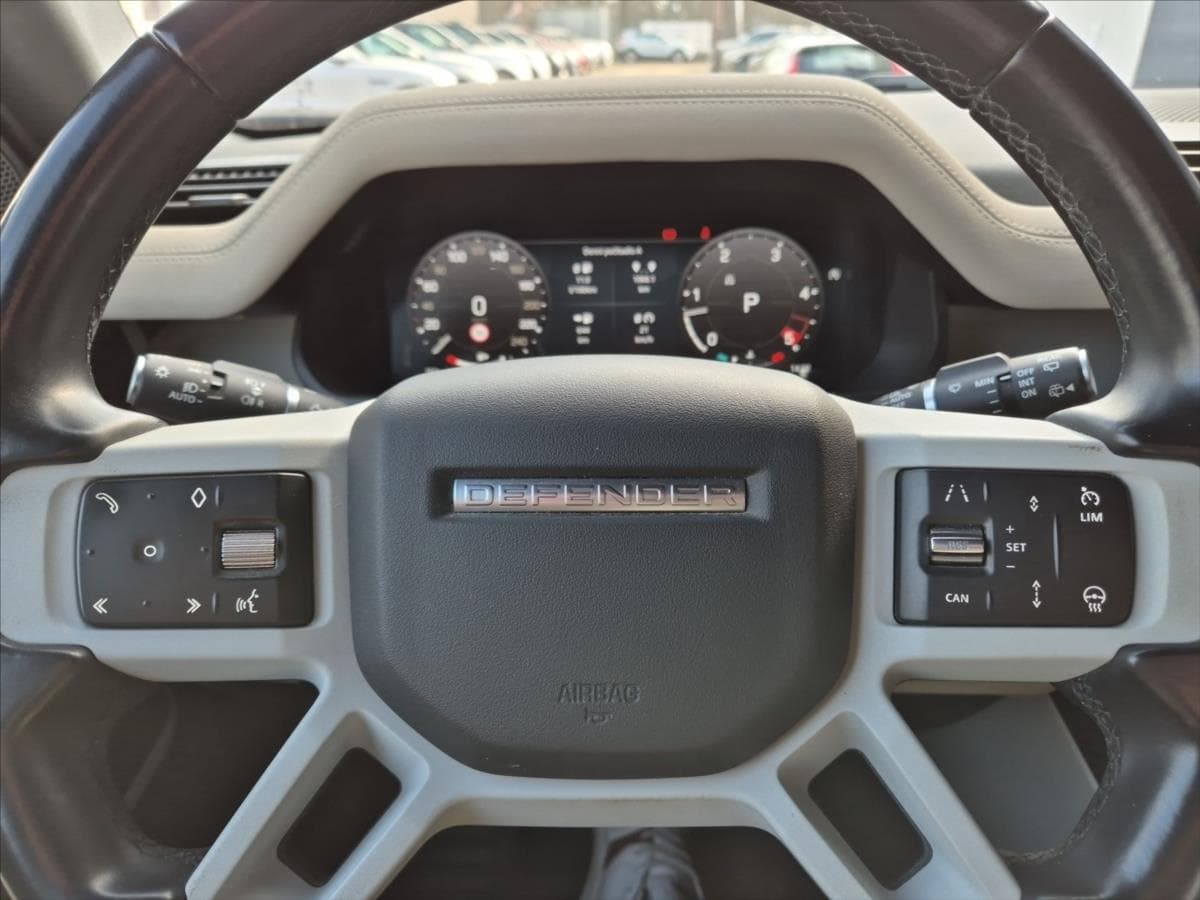 2022 Land Rover Defender - 17