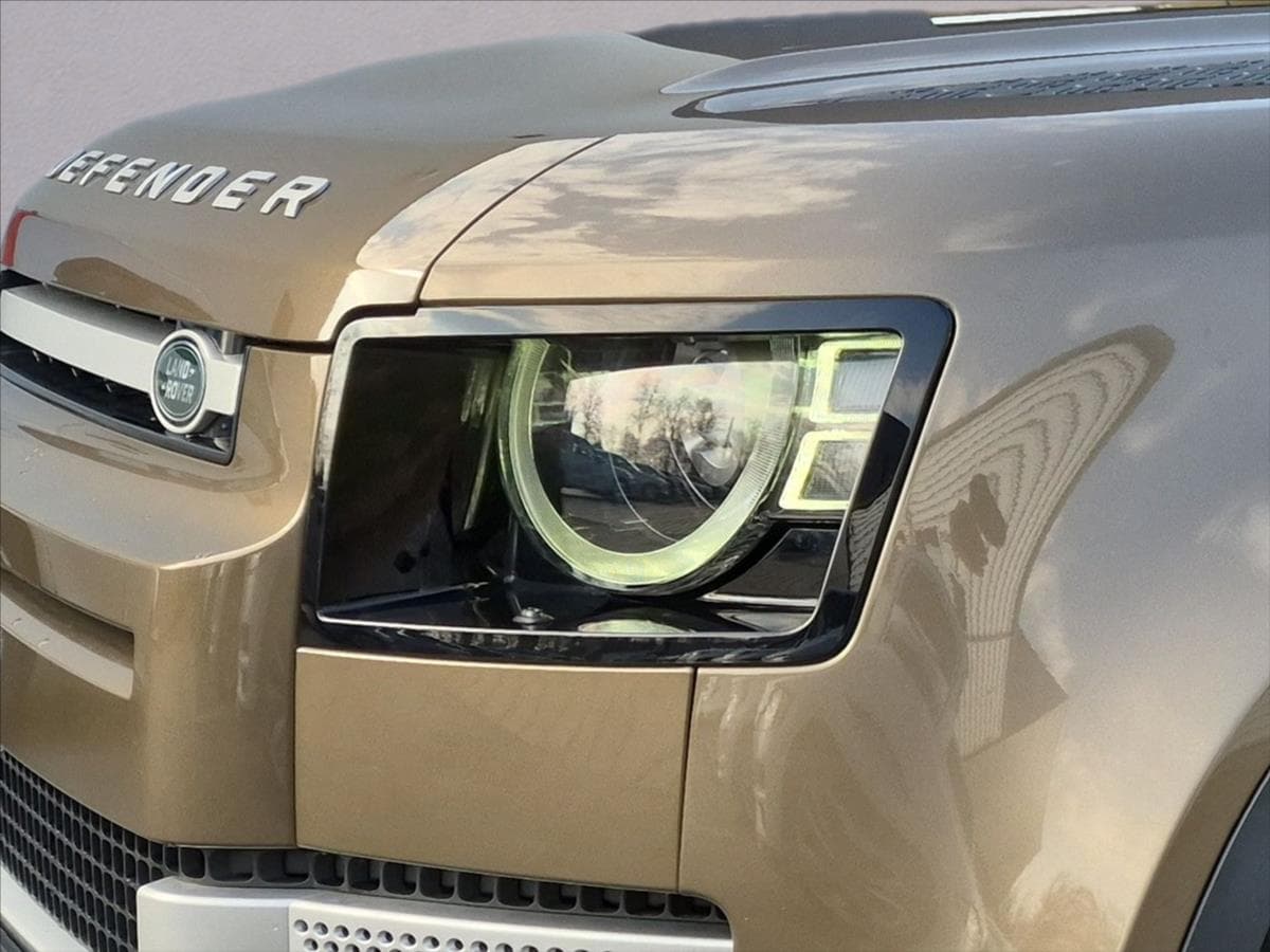 2022 Land Rover Defender - 5