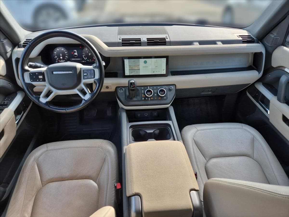 2022 Land Rover Defender - 9