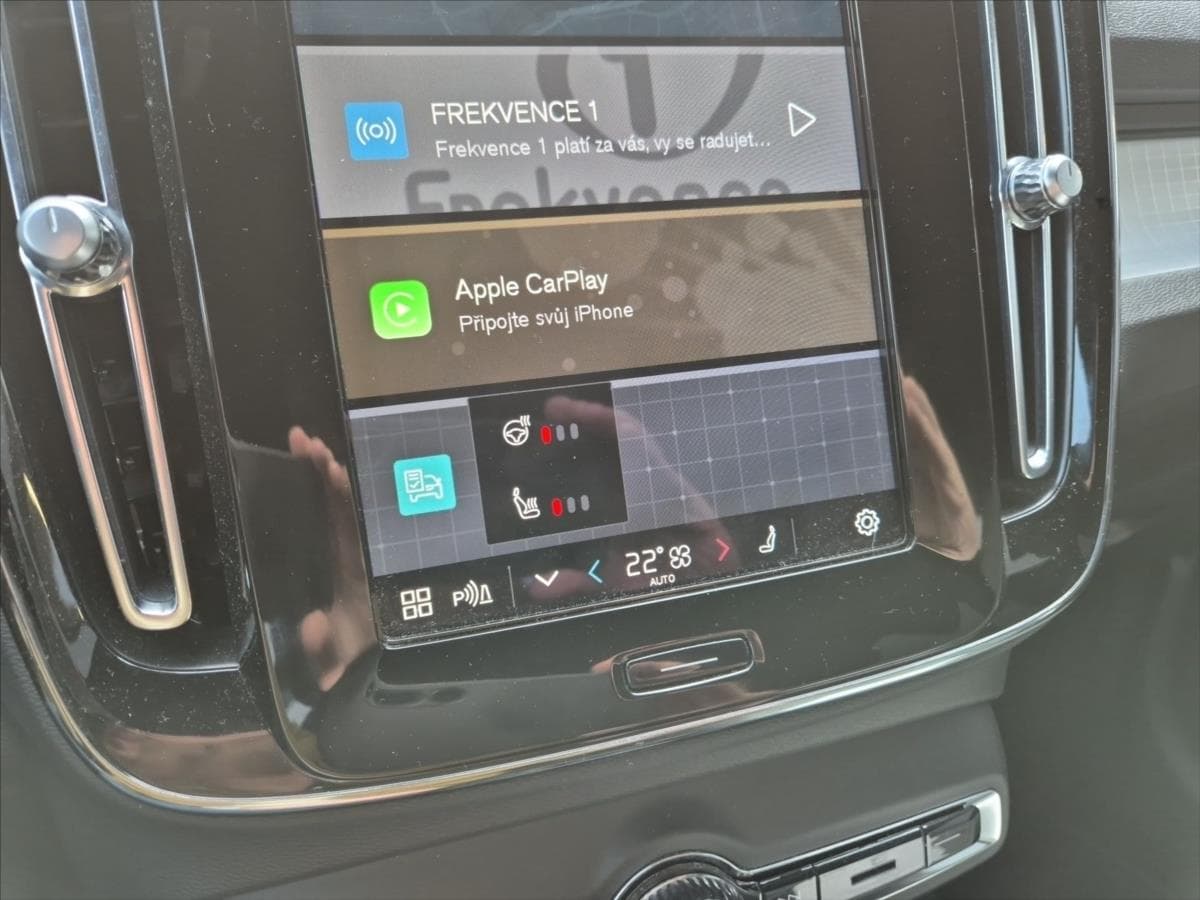 2022 Volvo XC40 - 14