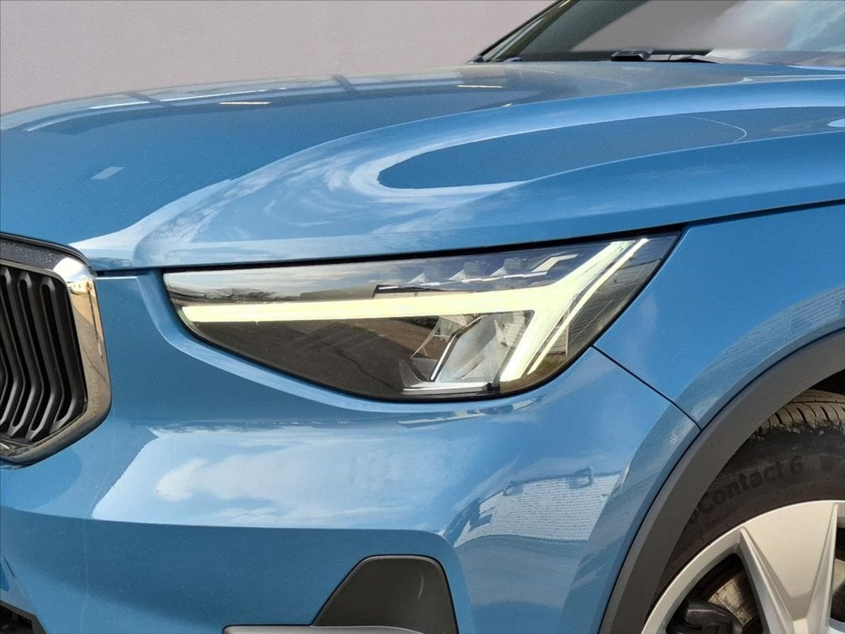 2022 Volvo XC40 - 5