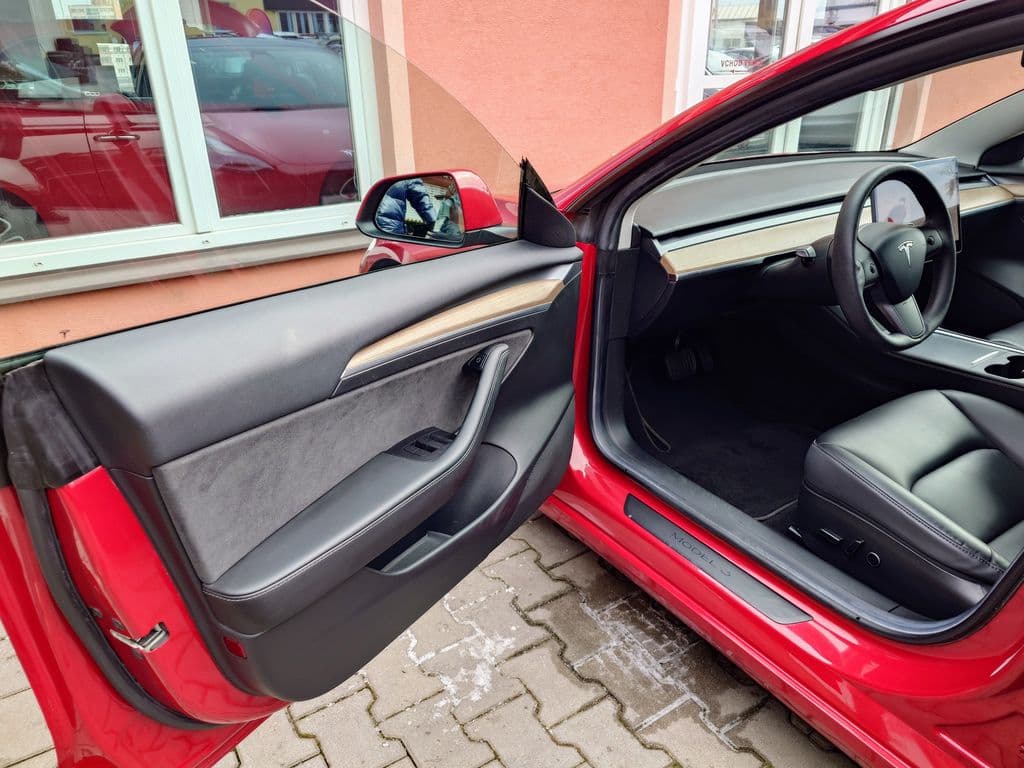 2021 Tesla Model 3 - 12